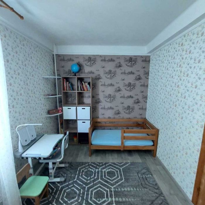 Продам 2-кімнатну квартиру у центрі міста