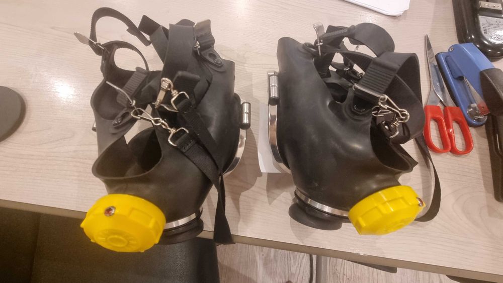 Máscaras de protecção,  com 2 adaptadores