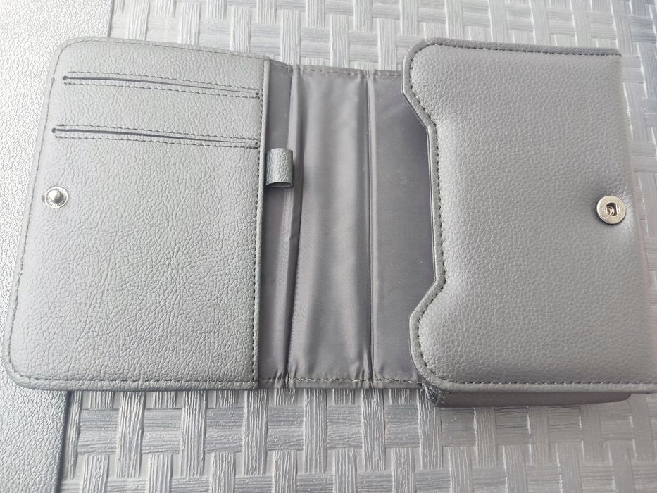 Książka serwisowa , etui