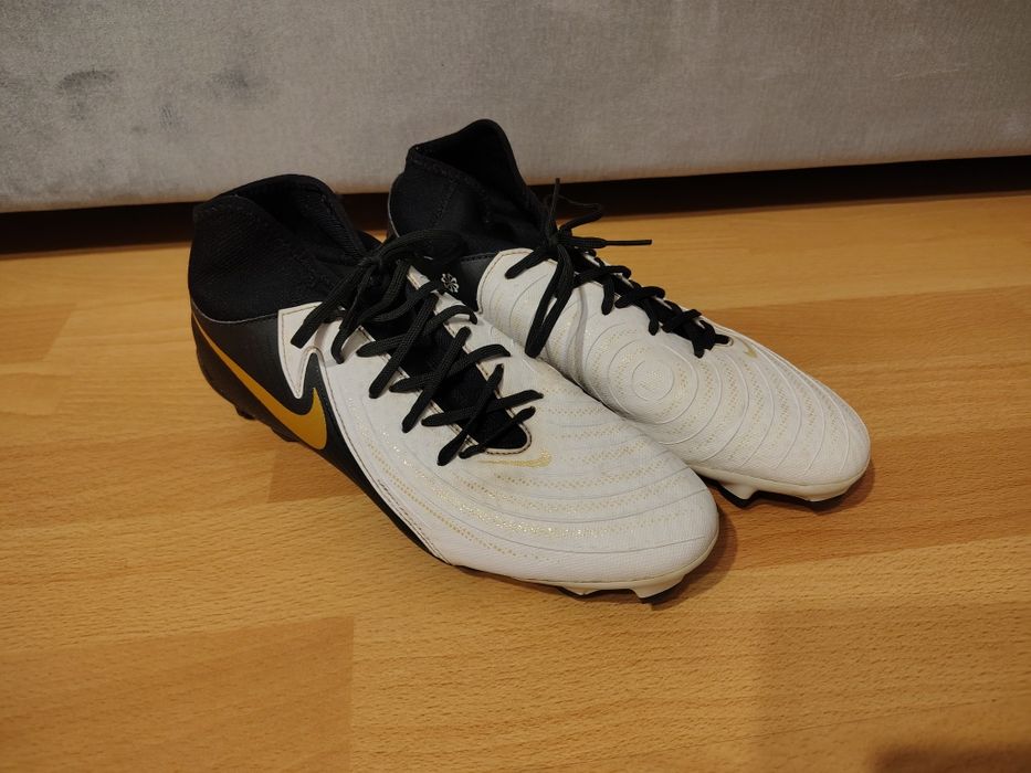 Nike Phantom Luna II Academy FG/MG buty piłkarskie