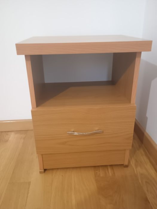 Приліжкова тумба,  тумбучка