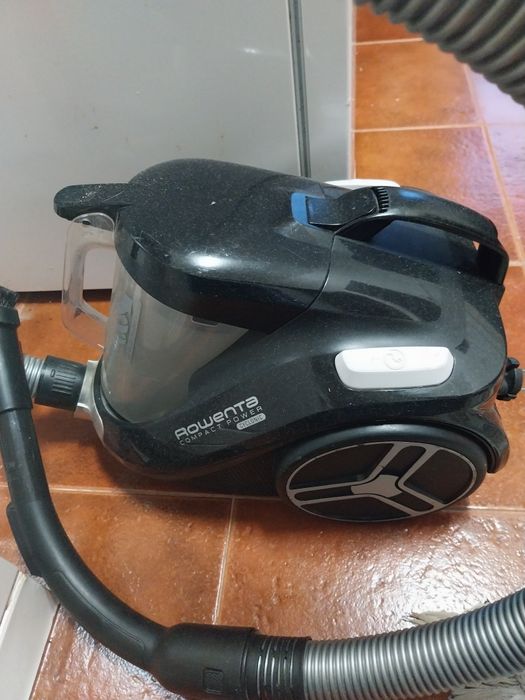 Aspirador em bom estado.