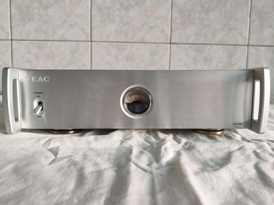 TEAC CG-10M Clock