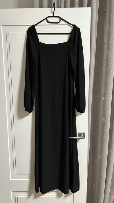 Платье черное sinsay