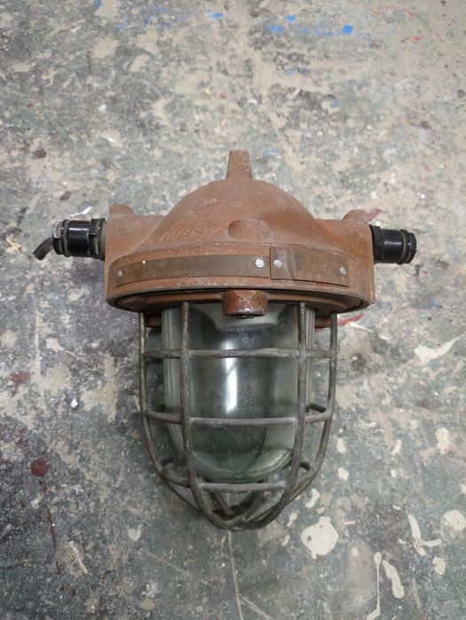 Lampa industrialna hermetyczna Ak 11/64/