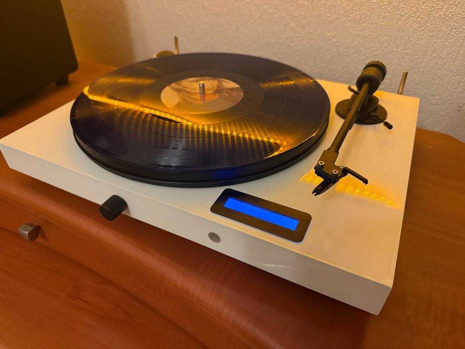 Програвач вінілу Pro-Ject Juke Box E1 OM5e White