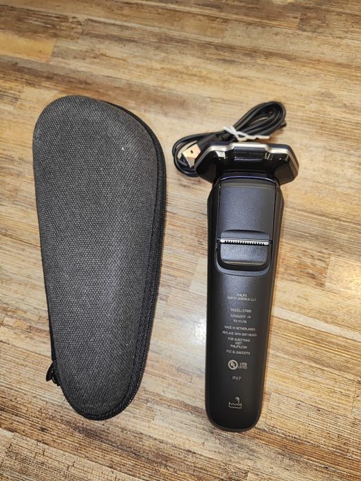 Электробритва Philips 7000 ( S7885/85)