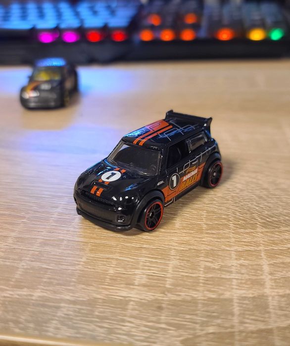 Hot wheels Mystery Models Mini Cooper S Challenge