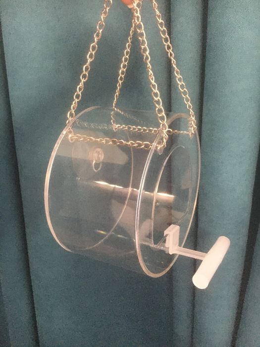 Годівничка для птахів на вікно, кормушка на окно на присосках.