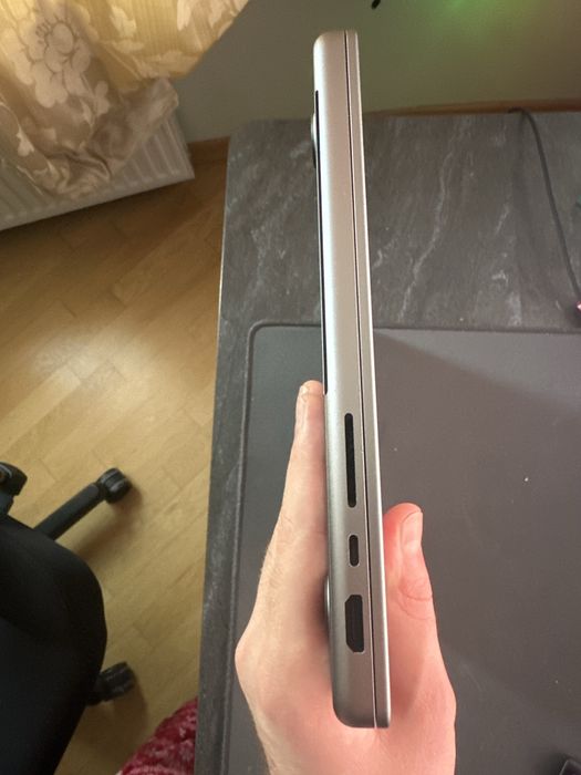 Macbook Pro 14 (139 циклов!)