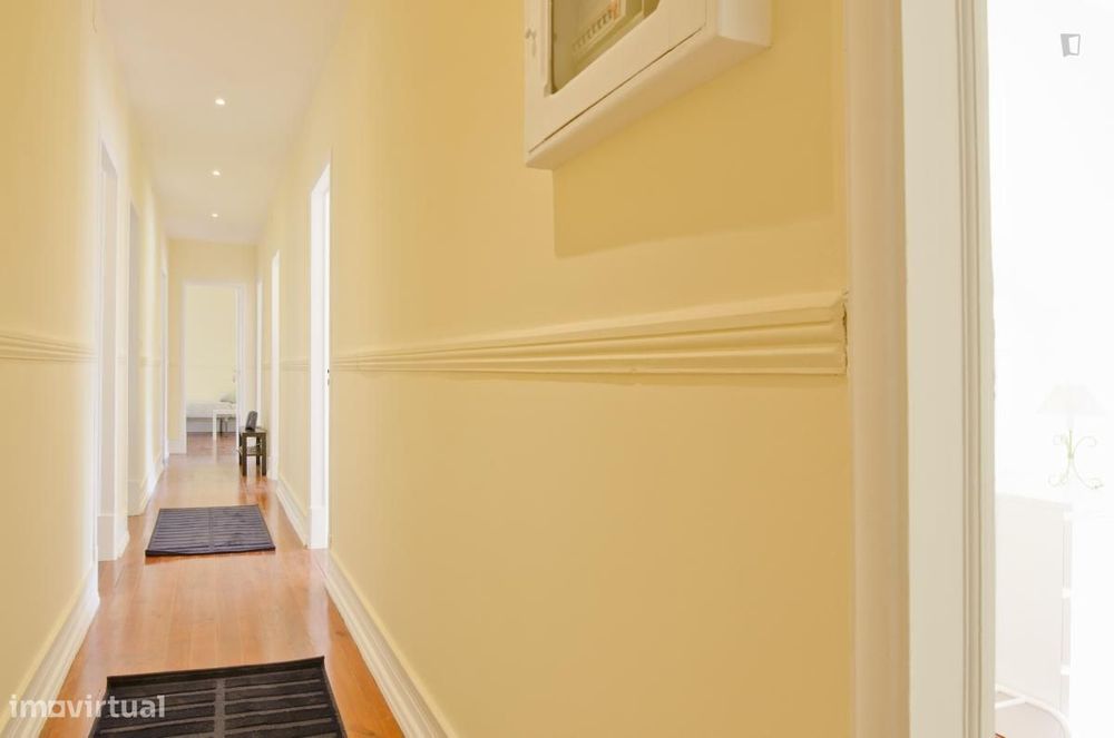 Quarto - localizado em Entrecampos Lisbon