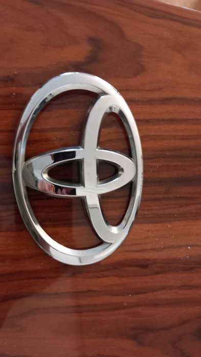 Emblemas Toyota como novos