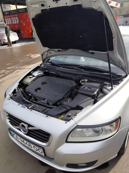 Продам автомобіль Volvo V50 1.6D2