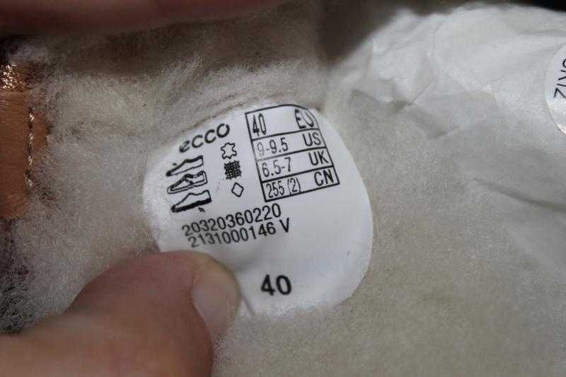 Зимові чоботи з натуральним хутром Ecco Chunky Sneak 40 розмір