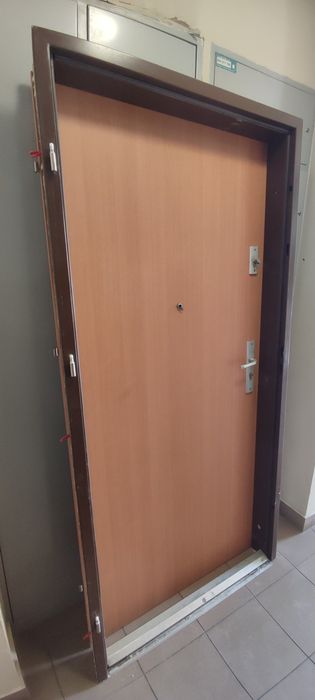 Drzwi wejściowe 90-ki Lewe