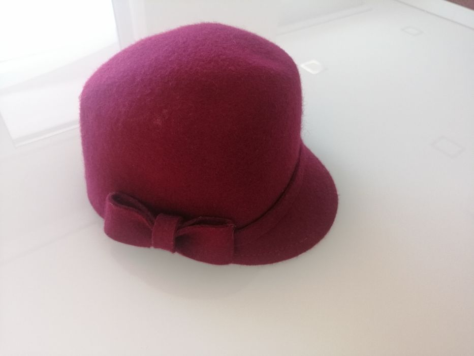 Children's winter hat in burgundy color, one size