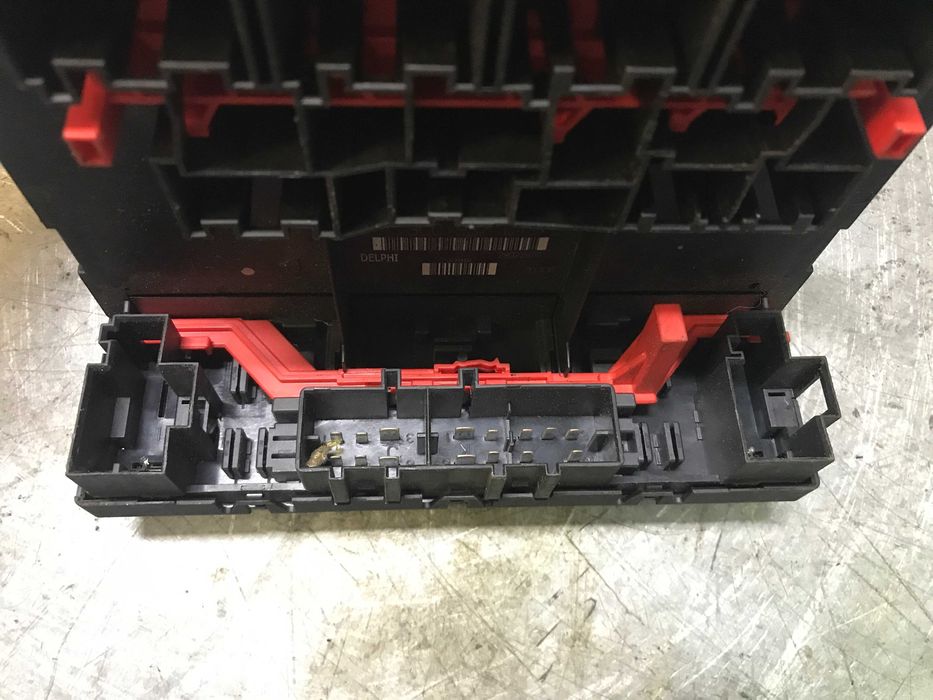 CAIXA FUSÍVEIS MODULO ELETRÓNICO 3C0937049E VOLKSWAGEN GOLF V / PASSAT / LEON
