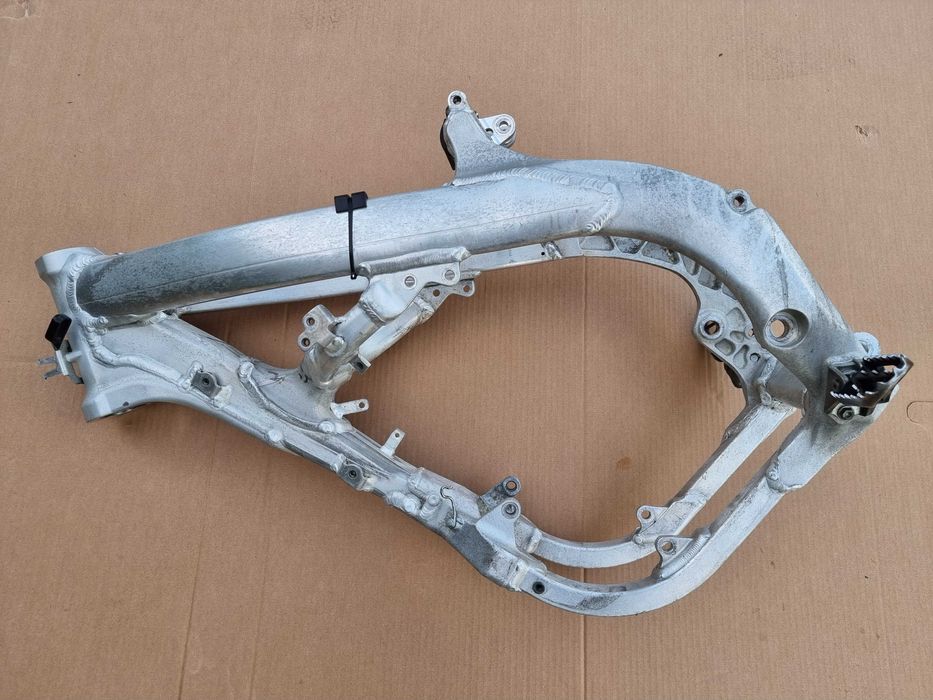 Alurama rama Honda CRF 450 rok 02 - 08 stan BDB