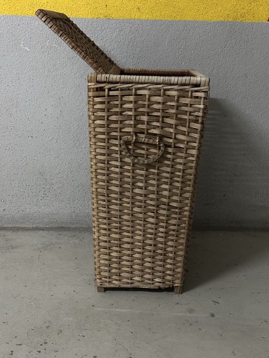 Cesto de palha para roupa como novo