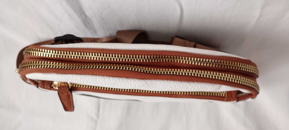 Torebka nerka z imitacji skóry