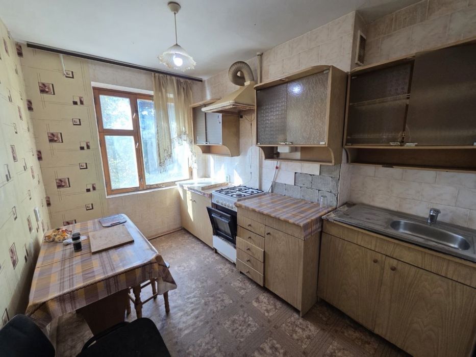 Продам 2к ул. Олега Ольжича 1Б