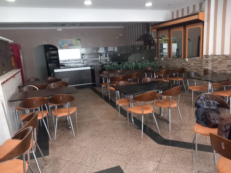 Vende-se Espaço Comercial, Quarteira A 70 Metros da Praia