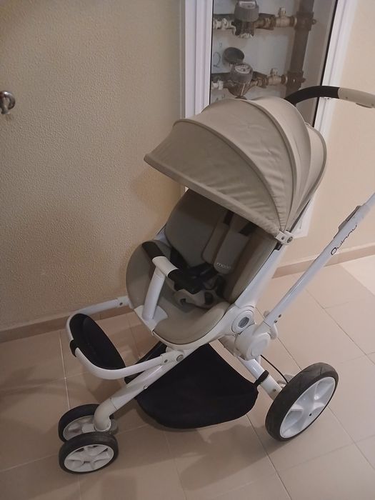 Carrinho de passeio Quinny