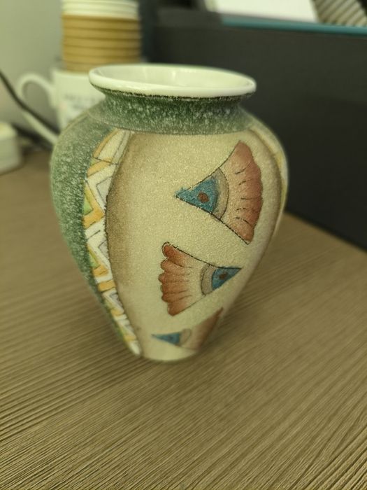 Продам вазы разные