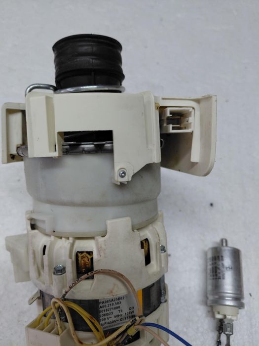 Pompa myjąca do zmywarki Electrolux  Nidec