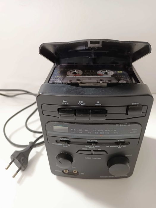 Rádio FM Stereo - Leitor de cassetes - KARAOKE MICRO SOUND SYSTEM