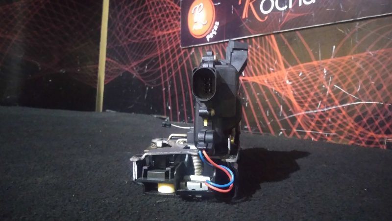 Fecho Da Porta Frente Dto Audi A4 (8E2, B6)