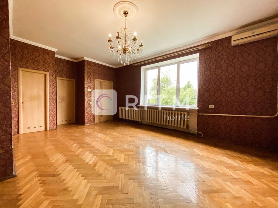 Ексклюзивний будинок садибного типу з розкішною територією с.Тарасове