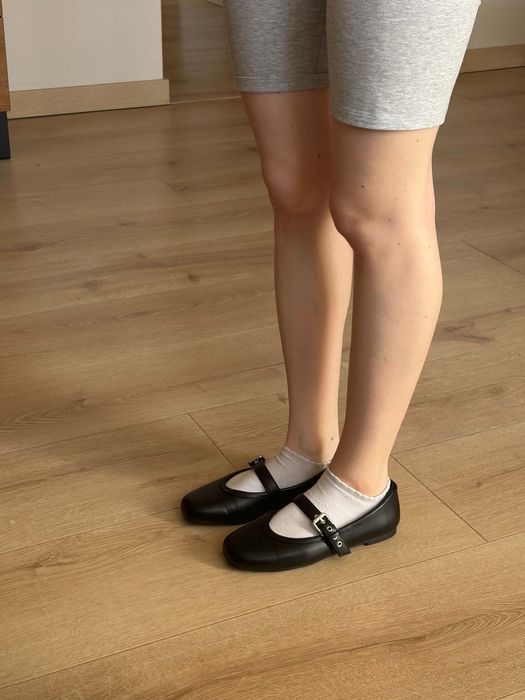 buty czarne pola