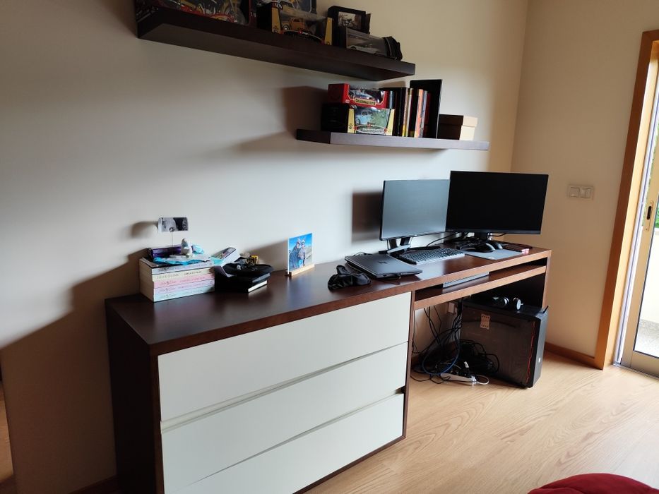 Quarto completo com colchão