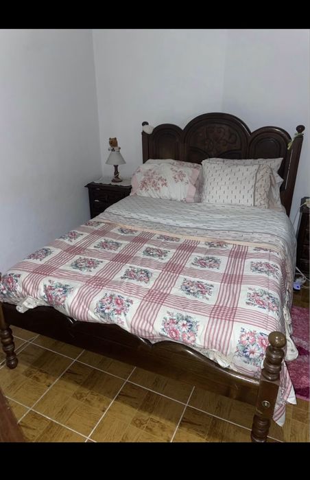 Cama de casal segunda mão