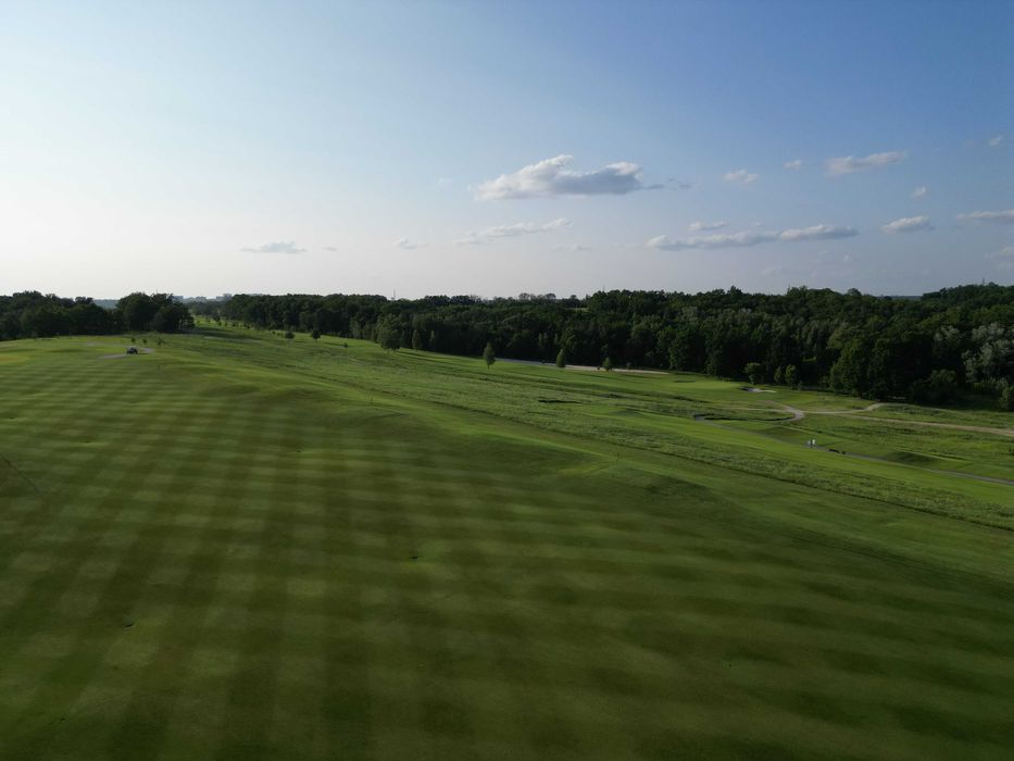 Видова вілла у Лісниках. 250м2. Тераса 50 м2. Гараж 2+2