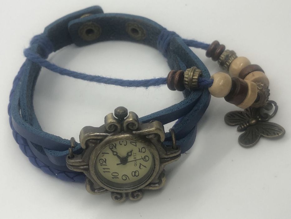 Часы на руку женские.