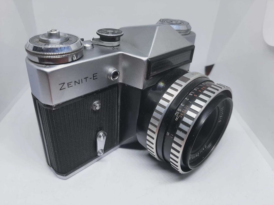 Aparat fotograficzny Zenit-E obiektyw Tessar 2.8/50. Carl Zeiss Jena