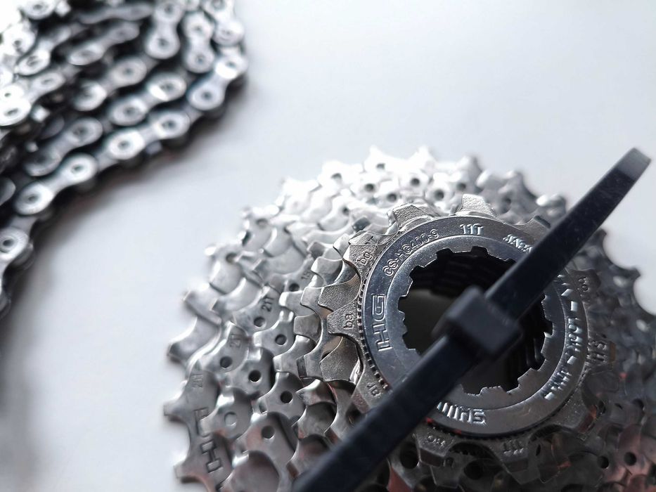 Kaseta Shimano HG400-9 | 11-28T | + Łańcuch HG93 + Spinka | BDB