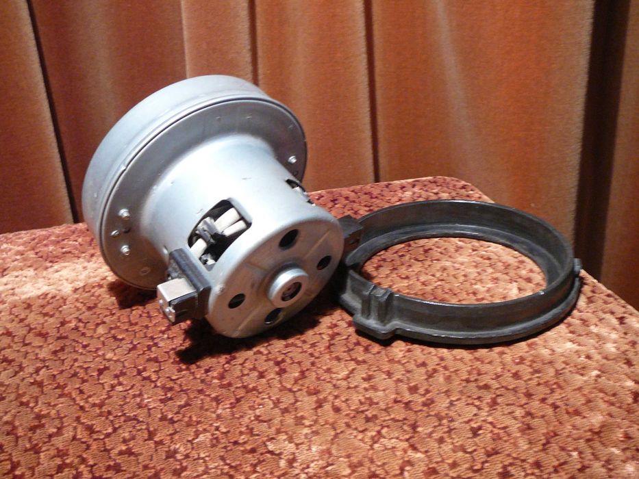 Мотор для пылесоса. Рабочий.