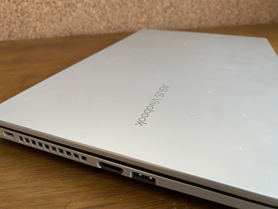 ASUS Vivobook 14". Win 11 Intel Core i3-11 Gen. 128GB SSD. 8GB RAM