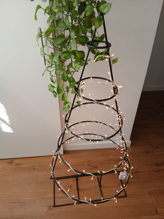 Arvore de natal em ferro preto com 1.27 x 53 cm