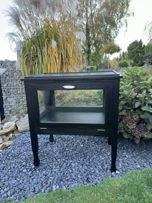 Witryna drewniana herbaciarka stara po renowacji stylizowana szkło