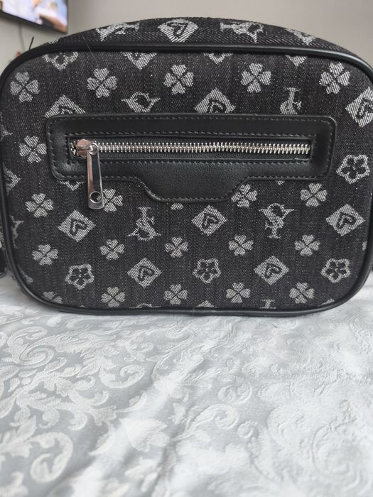 Torebka z długim paskiem