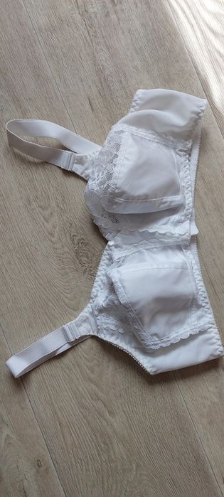 Biustonosz kolor biały firma Viki