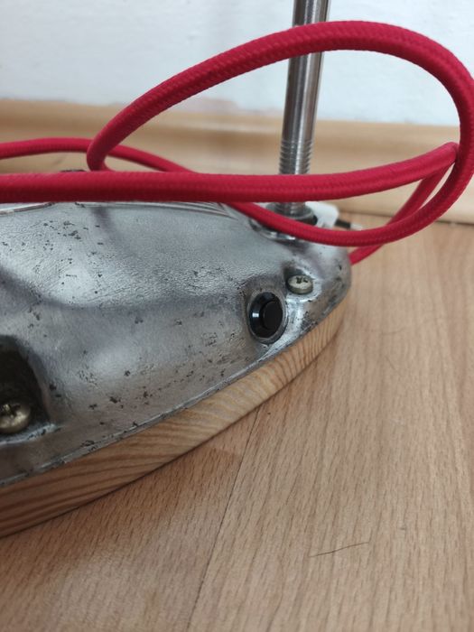 Lampa z części motocyklowych – ręcznie robiona, loft / garaż / prezent