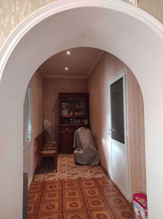 Добротный дом у границы города - в Латовке (Котовке)