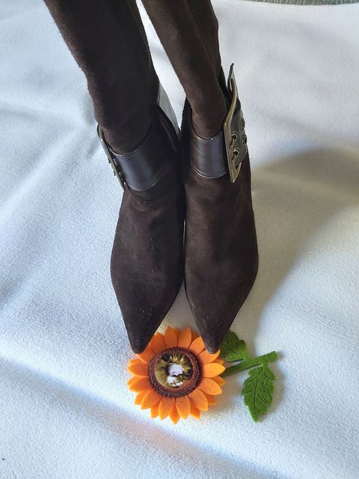 Botas em pele/camurça com fivela