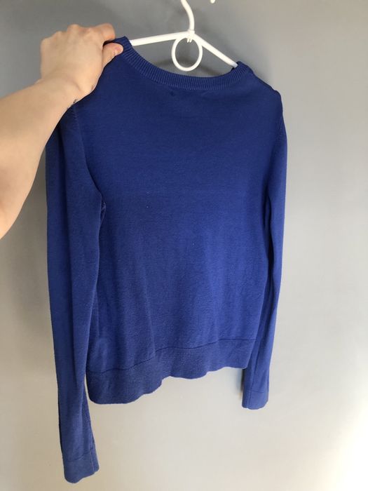 Niebieski sweter