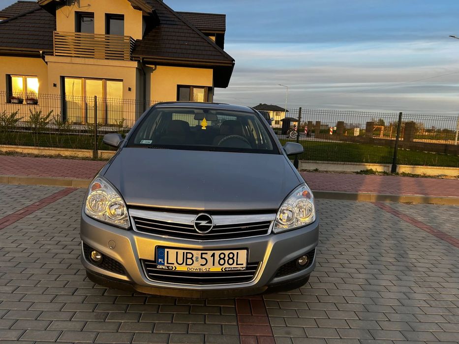 Opel Astra Opel astra H. 2008r. Klima, wspomaganie, elektryka. SEDAN 1,8 benzyna